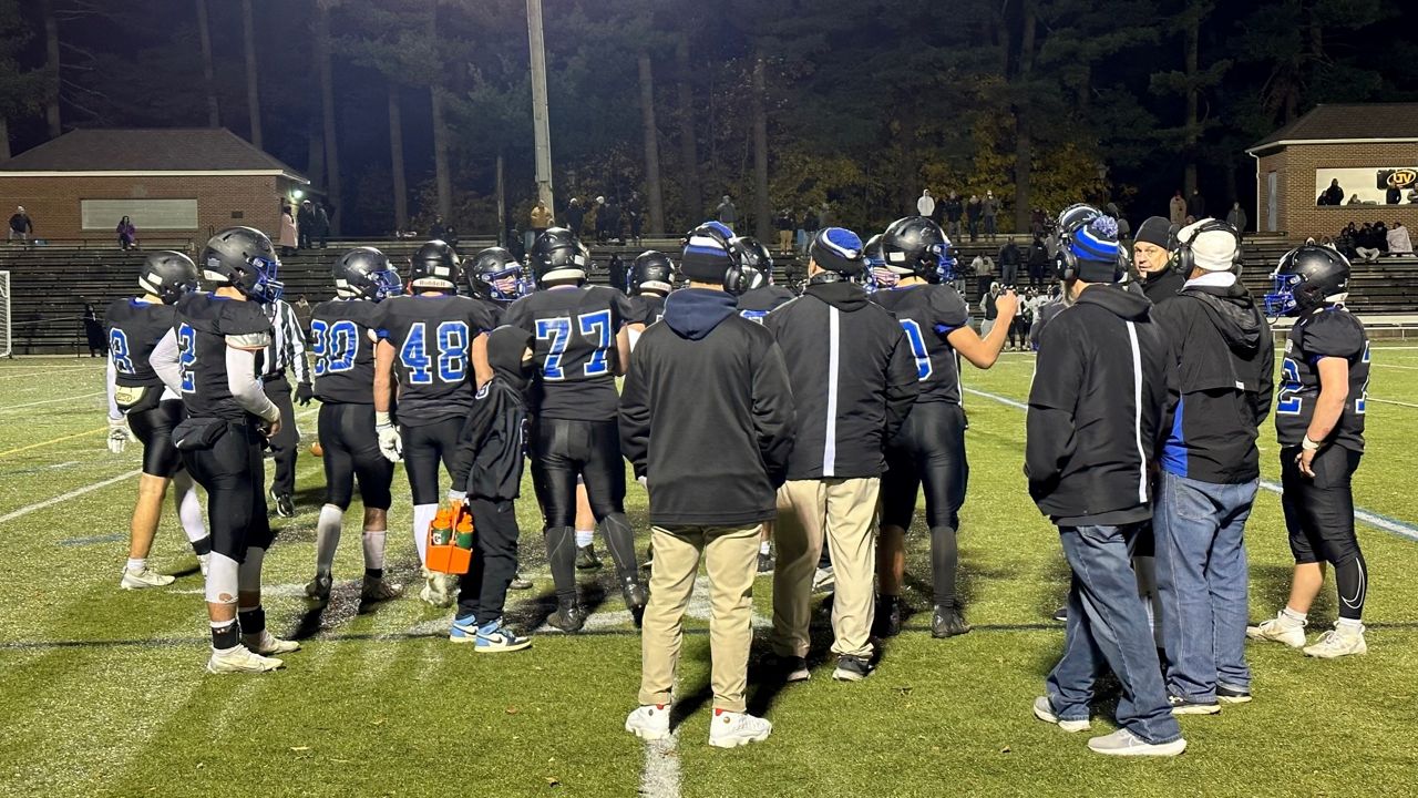 West Boylston dominates in state semifinal win